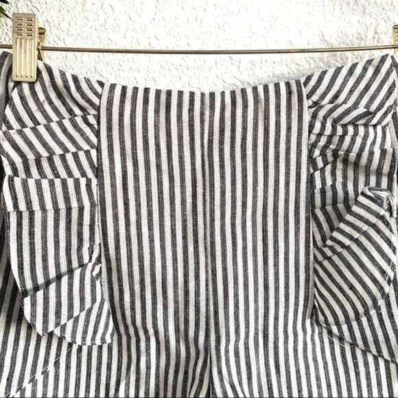 Line & Dot shorts - Picture 4 of 8